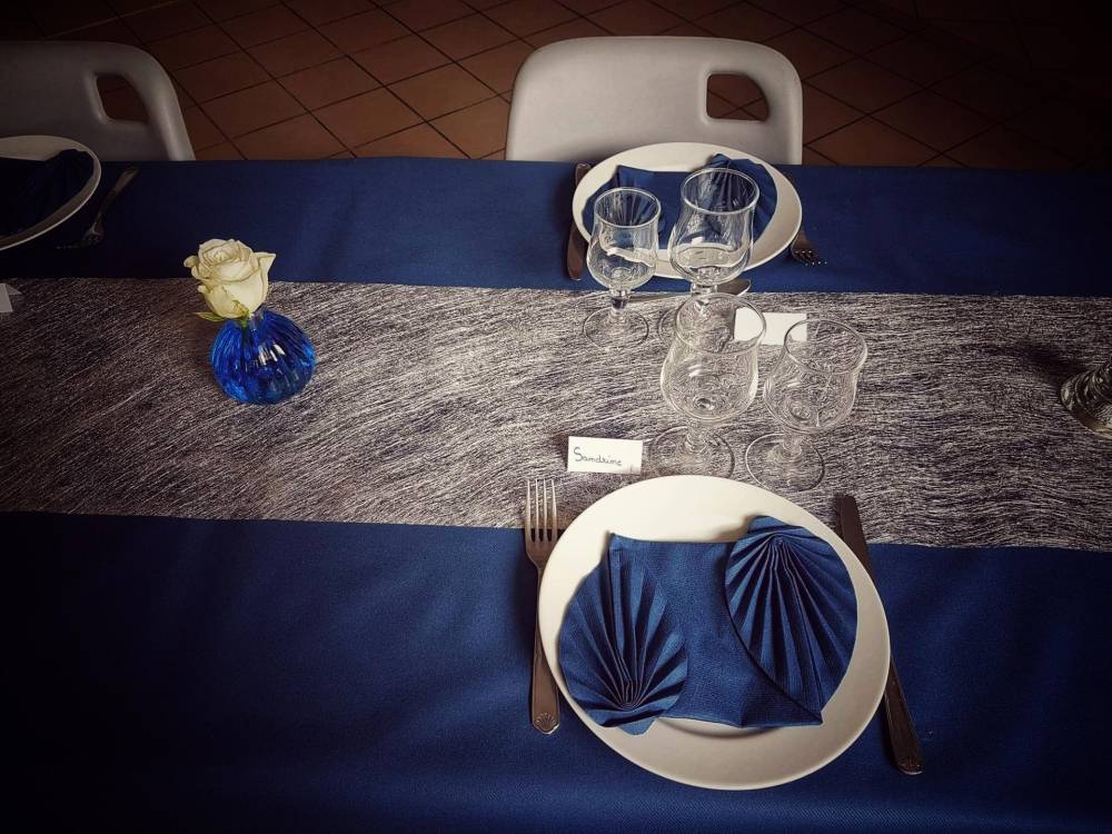 table bleu